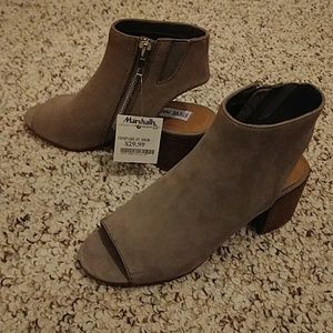 Size 5.5 Steve Madden Rico Bootie